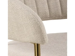 Silla de comedor Ann con reposabrazos beige.