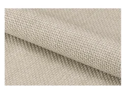Silla de comedor Ann con reposabrazos beige.