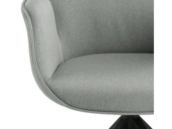 Silla de comedor Aura patas de roble, con reposabrazos y retorno giratorio color gris claro.