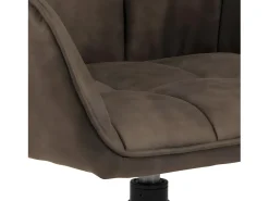 Silla de comedor Brenda con brazos y giratoria color marrón.