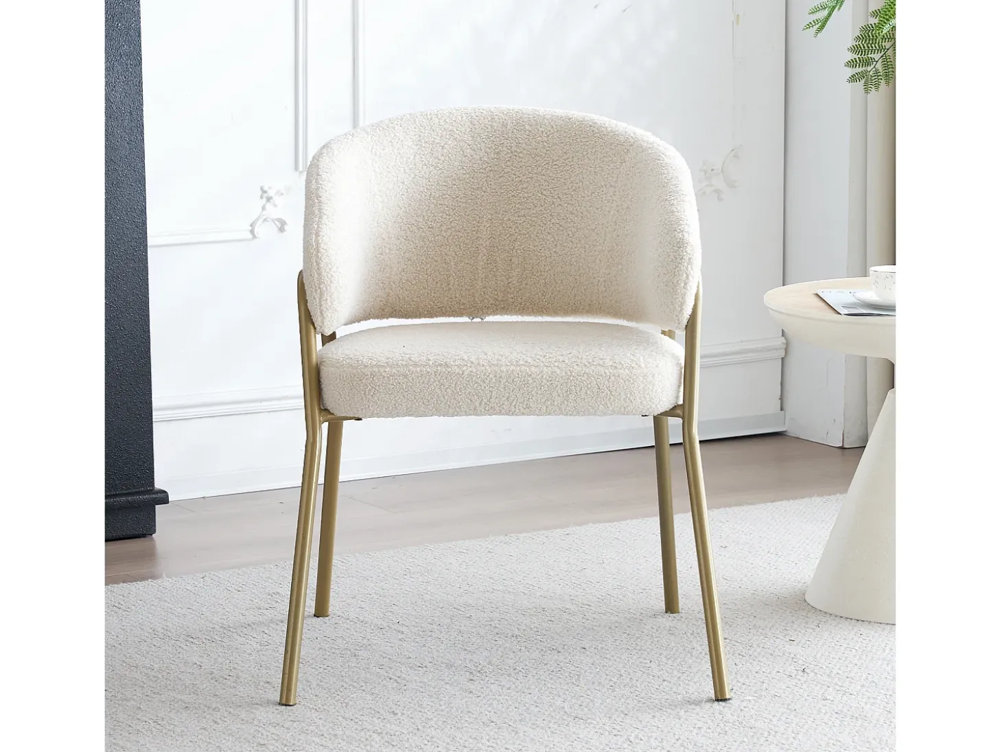 Silla de comedor de terciopelo blanco, diseño moderno, respaldo perforado, patas de metal dorado (49x48x78 cm)