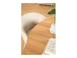 Silla de comedor Eleanor con reposabrazos tela beige.