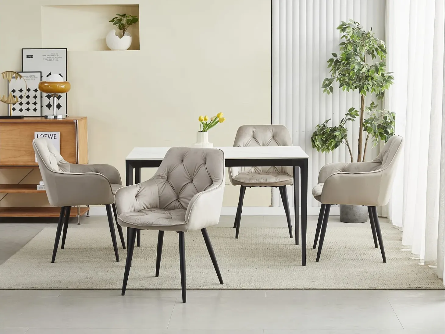 Silla de comedor Valora LUKK – Terciopelo beige oscuro con patas negras x1