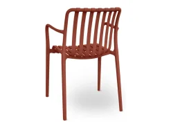 Silla de exterior Iside en plástico rojo ladrillo, confort premium con reposabrazos