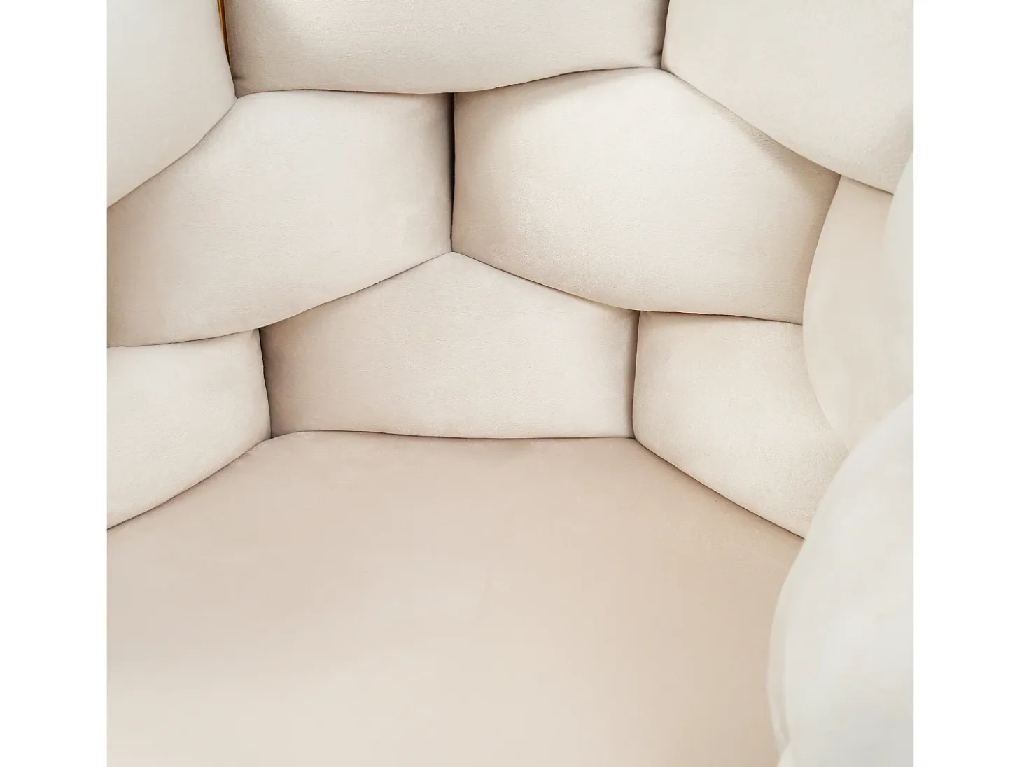 Silla de lujo de terciopelo beige con respaldo alto y patas de metal dorado, diseño elegante (50x47x80 cm)