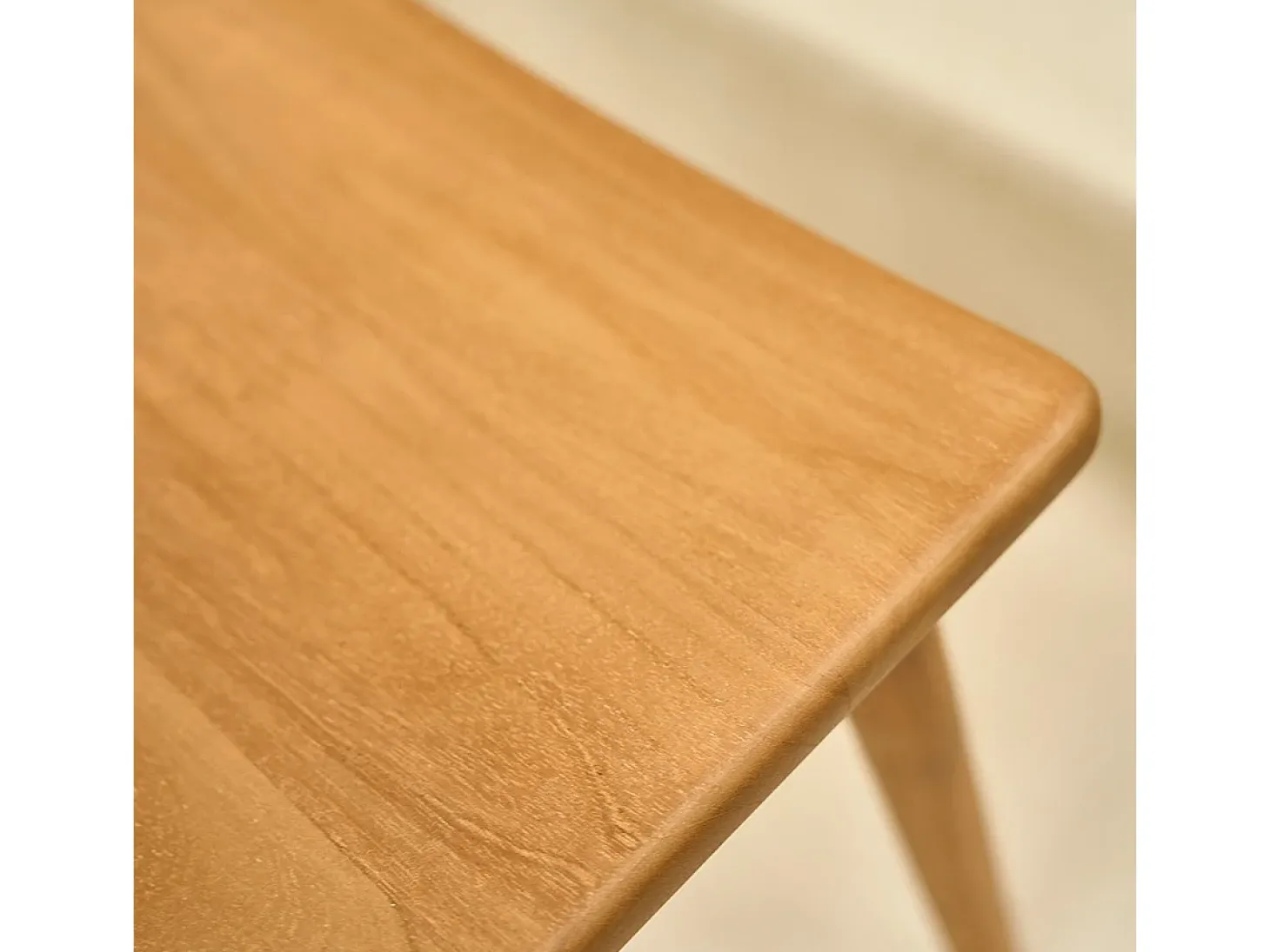 Silla de madera de teca maciza y rejilla