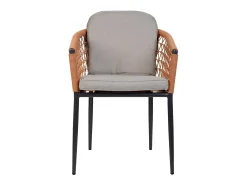 Silla de ratán beige para el hogar