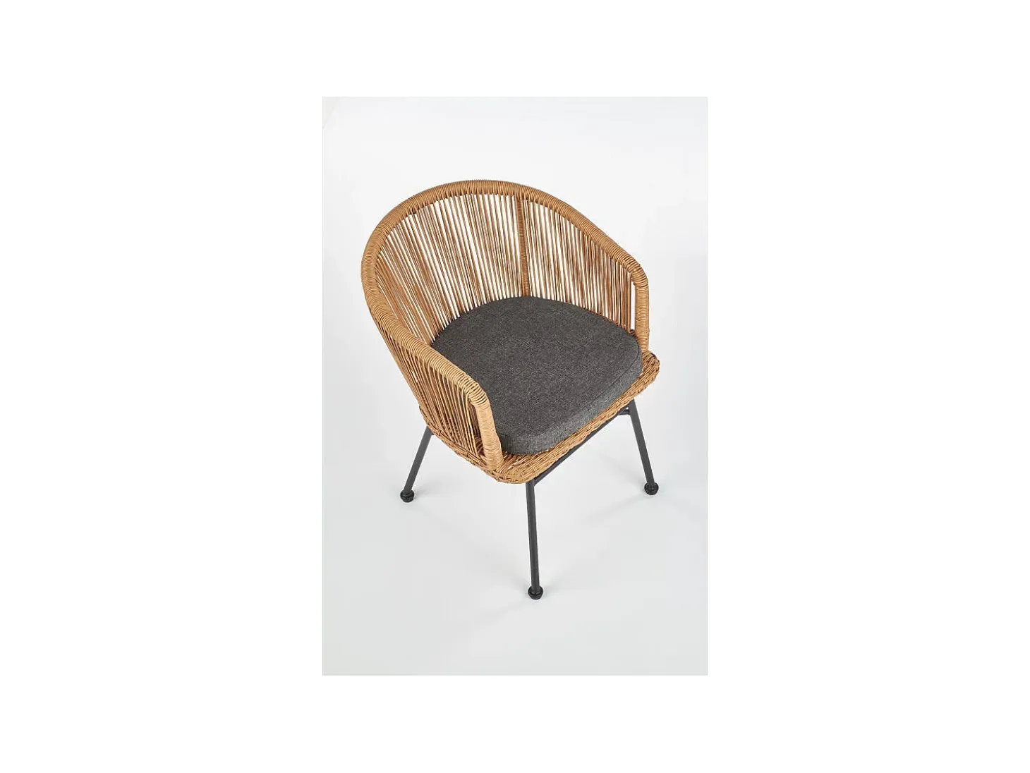 Silla estilo ratán con cojín y patas de metal negro BLOOM