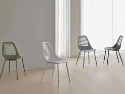 Silla Kyla de polipropileno y metal.-Color Verde almendra