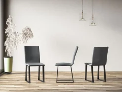Silla moderna Tiroz de piel sintética y patas de metal antracita-Color Marrón claro