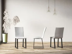 Silla moderna Tiroz de piel sintética y patas de metal antracita-Color Marrón claro