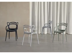 Silla original con reposabrazos Valentino.-Color Moca