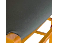 Silla Venezia en madera de cerezo con asiento de polipiel gris antracita
