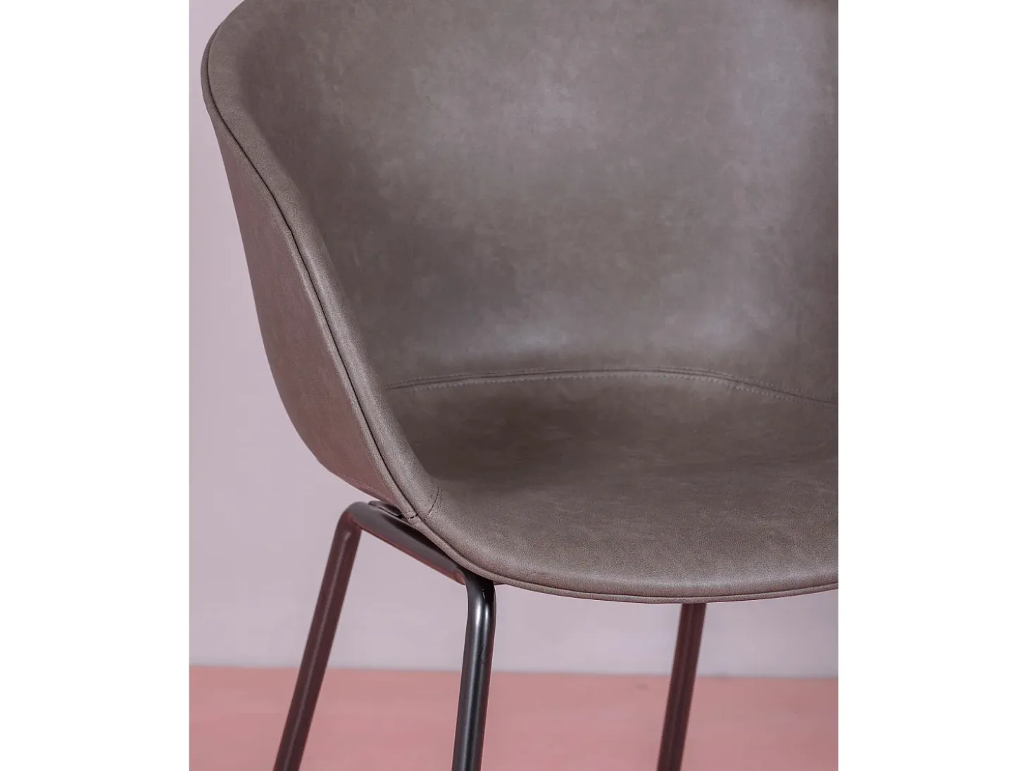 Silla vintage con reposabrzos tapizada en polipiel encerado - Denver - Gris Oscuro