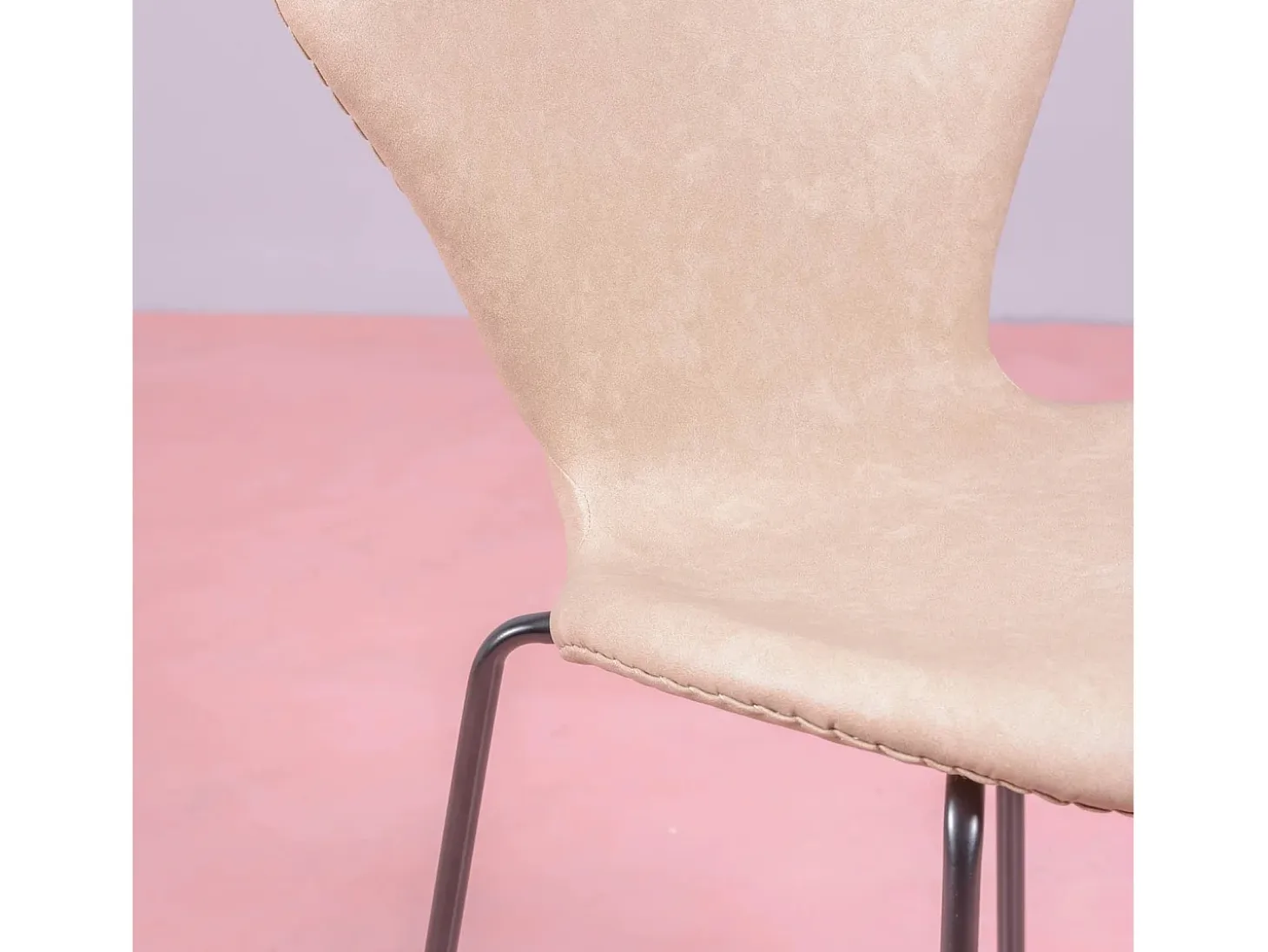 Silla vintage tapizada en polipiel desgastado - Seven - Beige