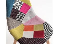 Silla Wany de tela patchwork y patas de haya maciza clara
