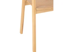 Sillón HIVA de madera de fresno: simplicidad natural y elegancia contemporánea
