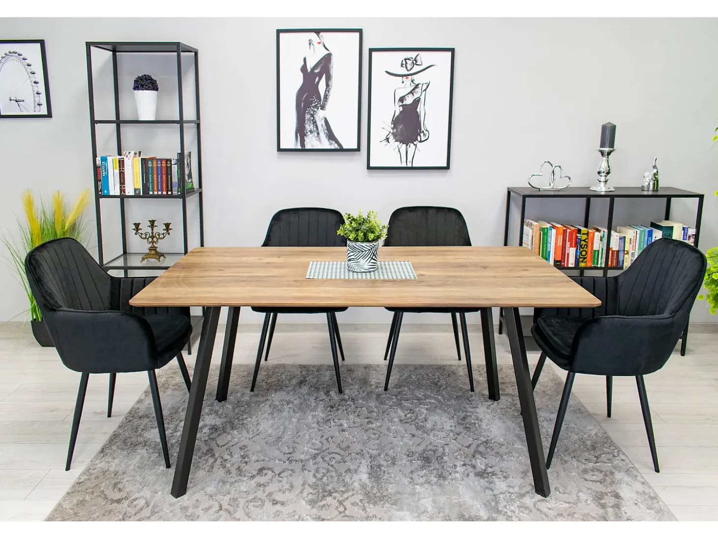 Sillón Valora LUGO de terciopelo negro con diseño ergonómico para sala de estar