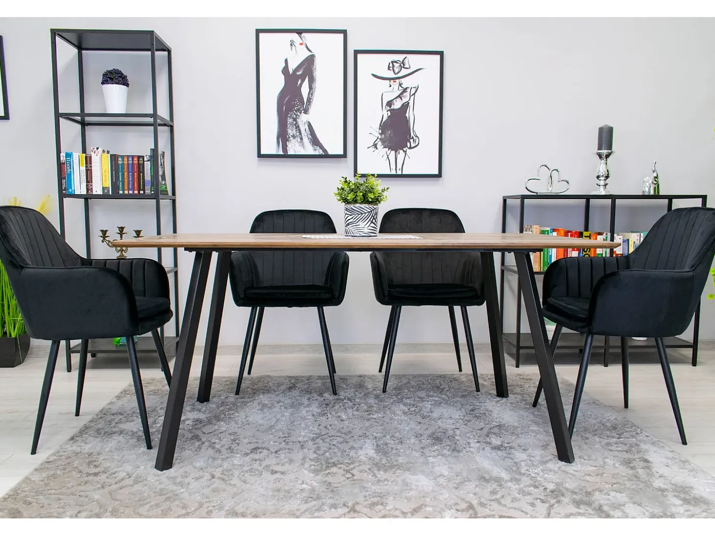 Sillón Valora LUGO de terciopelo negro con diseño ergonómico para sala de estar