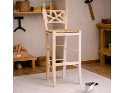 Taburete alto de bar Sissy en madera cruda para pintar, altura 73 cm, con asiento de paja