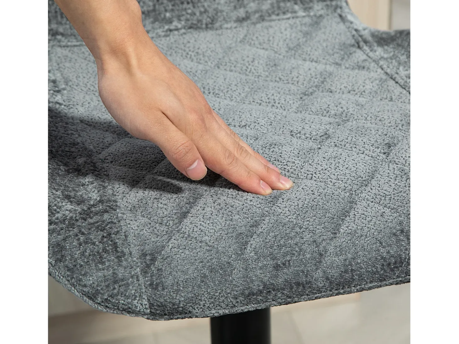Taburete de bar con respaldo, regulable en altura, tejido chenilla, patas de metal, gris oscuro (51,5x48x112 cm)