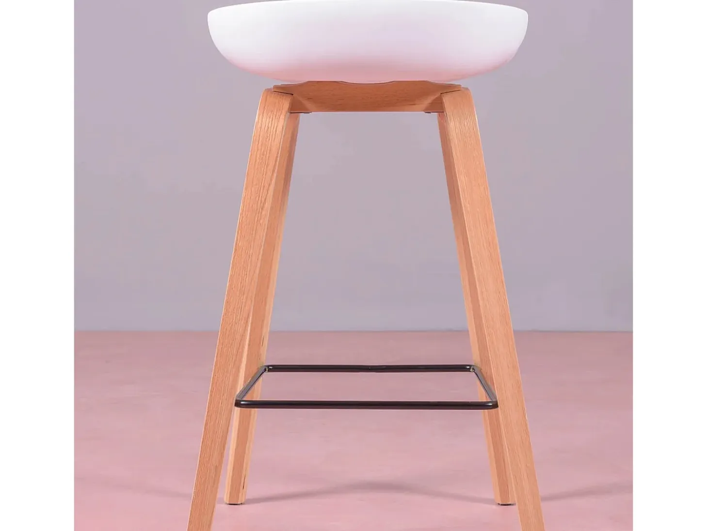 Taburete nórdico con patas de madera de haya (63cm) - Daxer - Blanco