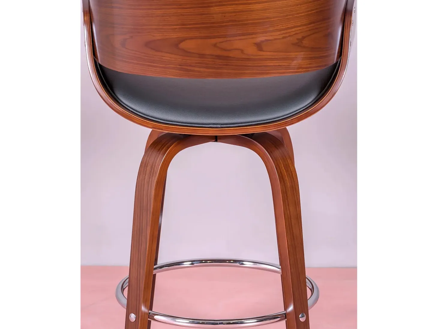Taburete nórdico en madera de nogal con cojín de polipiel (66cm) - Burrow - Negro