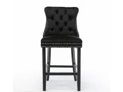 Taburetes de bar tapizados, juego de 2. Con remaches decorativos y patas de madera. Adornos cromados con remaches. Tapizado de terciopelo negro.