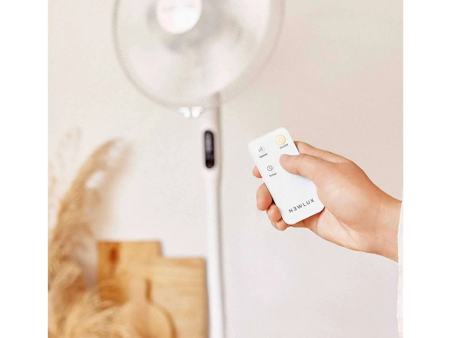 Ventilador de Pie Smart W1050 Blanco - Newlux