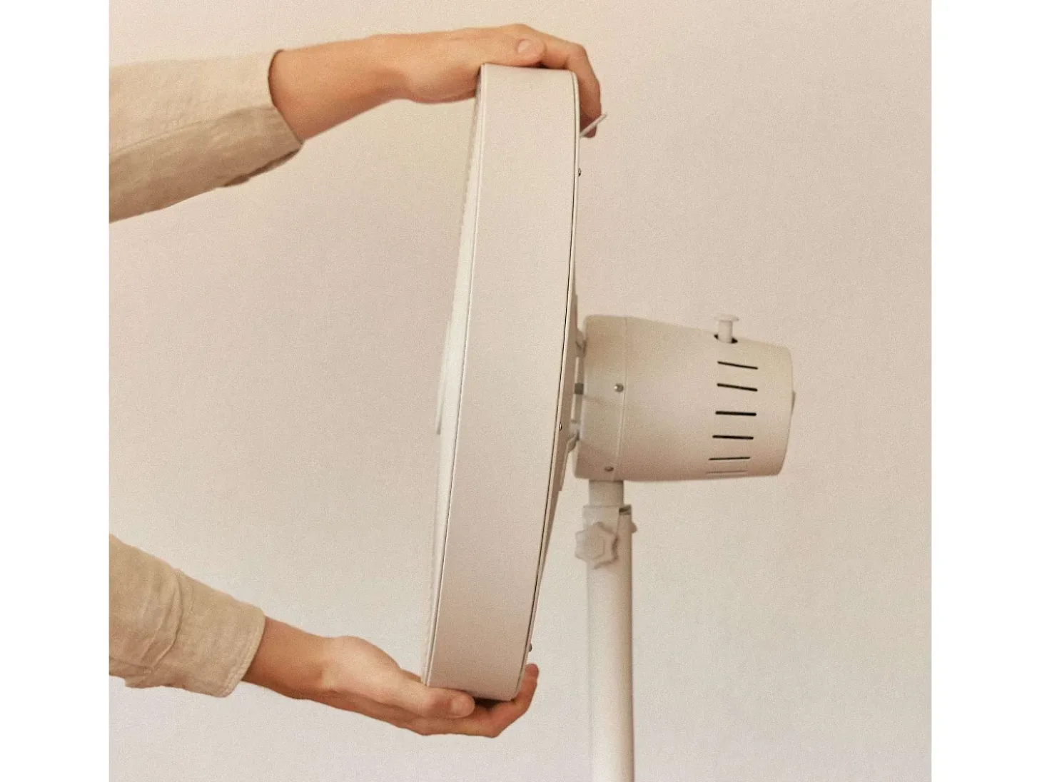 Ventilador de Pie Tripod W3050 Blanco - Newlux